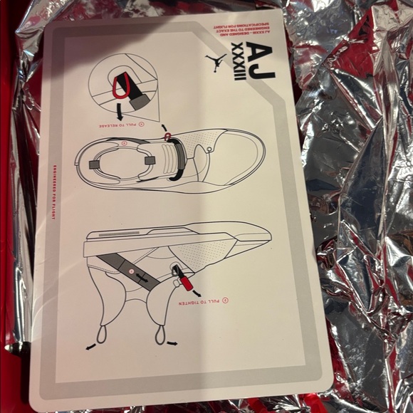 Nike Jordan XXXIII
Travis Scott - Picture 2 of 9